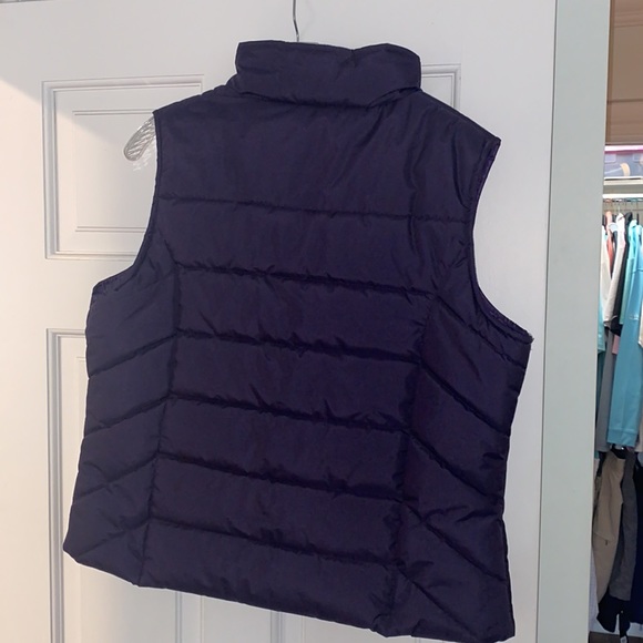 Size L eggplant puffer vest - Picture 3 of 3